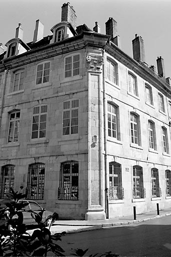 Vue d'ensemble éloignée. © Yves Sancey / Région Bourgogne-Franche-Comté, Inventaire du patrimoine - 2001