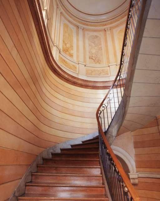 Escalier d'honneur : vue d'ensemble de la partie supérieure. © Yves Sancey / Région Bourgogne-Franche-Comté, Inventaire du patrimoine - 2001