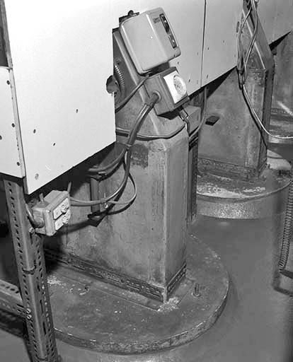 Support en béton d'une place. © Jérôme Mongreville / Région Bourgogne-Franche-Comté, Inventaire du patrimoine - 2001