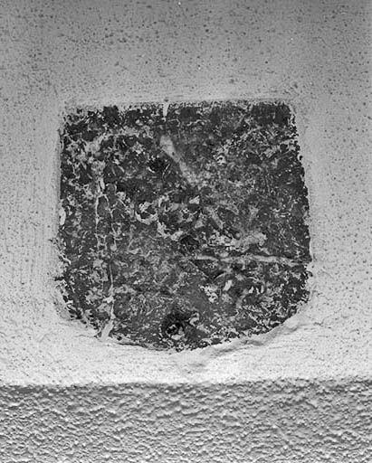 Armoiries de l'infirmier Jean François de Marnix au rez-de-chaussée. © Yves Sancey / Région Bourgogne-Franche-Comté, Inventaire du patrimoine - 2001