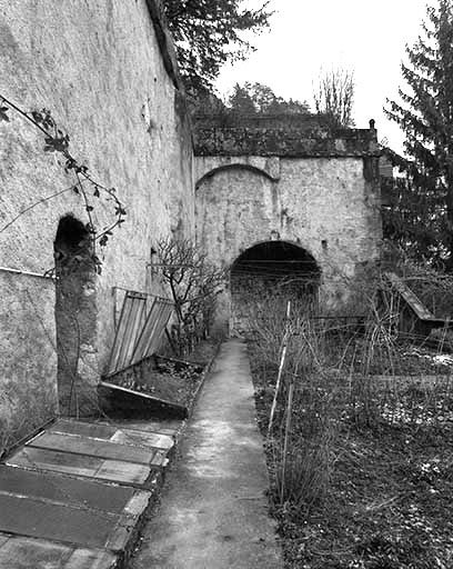 Abside de la chapelle Saint-Sébastien. © Yves Sancey / Région Bourgogne-Franche-Comté, Inventaire du patrimoine - 2001