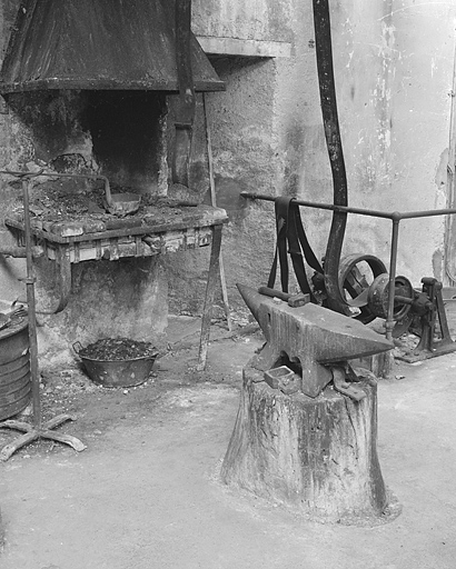 Forge et enclume. © Yves Sancey / Région Bourgogne-Franche-Comté, Inventaire du patrimoine - 2002