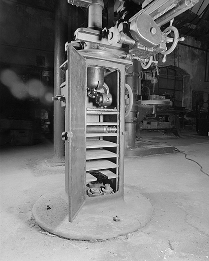 Détail du double système de commande manuelle. © Yves Sancey / Région Bourgogne-Franche-Comté, Inventaire du patrimoine - 2002