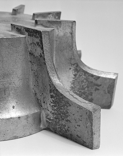 Détail d'une fraise, montrant le profil des fers. © Jérôme Mongreville / Région Bourgogne-Franche-Comté, Inventaire du patrimoine - 2002