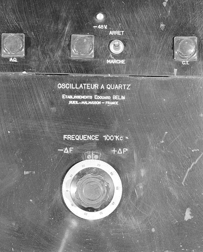 Horloge du Musée du Temps : sélecteur rotatif de l'oscillateur à quartz. © Yves Sancey / Région Bourgogne-Franche-Comté, Inventaire du patrimoine - 2002