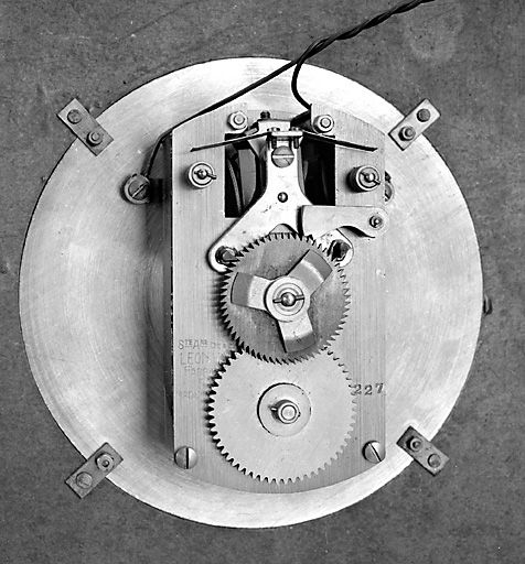 Horloge secondaire : système moteur. © Jérôme Mongreville / Région Bourgogne-Franche-Comté, Inventaire du patrimoine - 2002