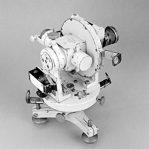 Vue d'ensemble, de trois quarts arrière gauche. © Jérôme Mongreville / Région Bourgogne-Franche-Comté, Inventaire du patrimoine - 2002