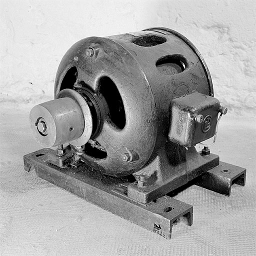 Moteur électrique Patay. © Jérôme Mongreville / Région Bourgogne-Franche-Comté, Inventaire du patrimoine - 2002