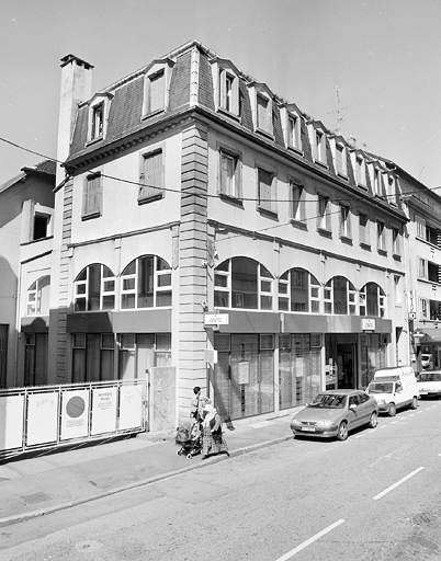 Vue de la façade sur la rue Thiers. © Jérôme Mongreville / Région Bourgogne-Franche-Comté, Inventaire du patrimoine - 2002