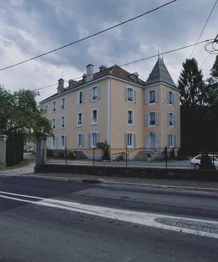 Vue d'ensemble depuis le nord-ouest. © Yves Sancey / Région Bourgogne-Franche-Comté, Inventaire du patrimoine - 2002