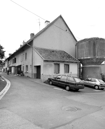 Ensemble de logements ouvriers rue des Bouleaux. © Yves Sancey / Région Bourgogne-Franche-Comté, Inventaire du patrimoine - 2002