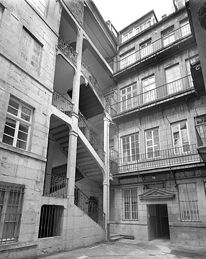 Vue d'ensemble de l'escalier à cage ouverte. © Jérôme Mongreville / Région Bourgogne-Franche-Comté, Inventaire du patrimoine - 2003
