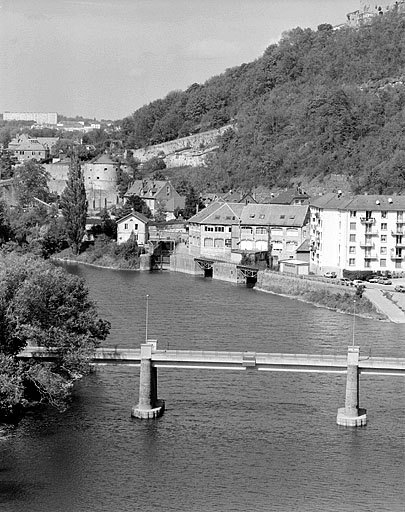 Vue d'ensemble plongeante, depuis l'aval. © Jérôme Mongreville / Région Bourgogne-Franche-Comté, Inventaire du patrimoine - 2003 Vue d'ensemble plongeante, depuis l'aval. © Jérôme Mongreville / Région Bourgogne-Franche-Comté, Inventaire du patrimoine - 2003