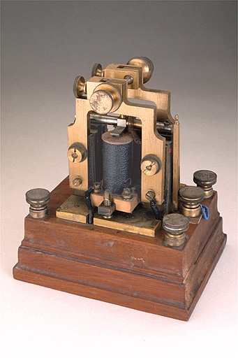 L'un des relais sans couvercle. © Jérôme Mongreville / Région Bourgogne-Franche-Comté, Inventaire du patrimoine - 2003