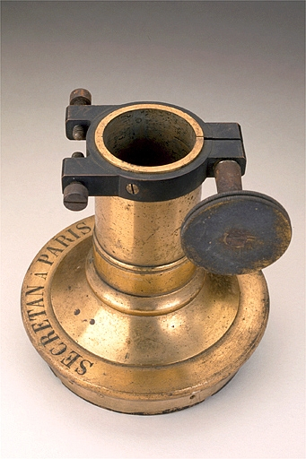 Porte-oculaire signé Secrétan. © Jérôme Mongreville / Région Bourgogne-Franche-Comté, Inventaire du patrimoine - 2003