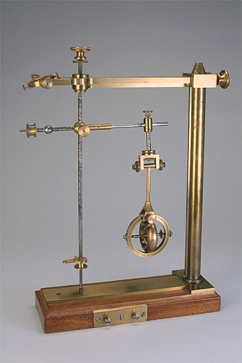 Montage : pendule de M. Sire. © Jérôme Mongreville / Région Bourgogne-Franche-Comté, Inventaire du patrimoine - 2003