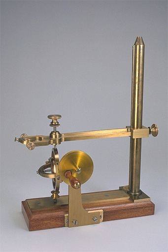 Montage : culbuteur de Hardy ? © Jérôme Mongreville / Région Bourgogne-Franche-Comté, Inventaire du patrimoine - 2003