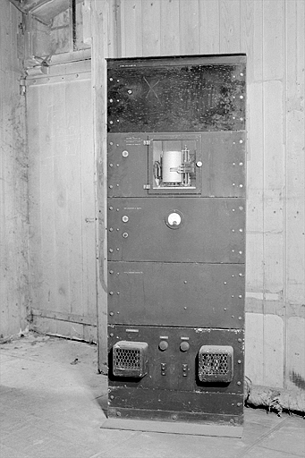 Diapason étalon : face avant. © Jérôme Mongreville / Région Bourgogne-Franche-Comté, Inventaire du patrimoine - 2003 Diapason étalon : face avant. © Jérôme Mongreville / Région Bourgogne-Franche-Comté, Inventaire du patrimoine - 2003