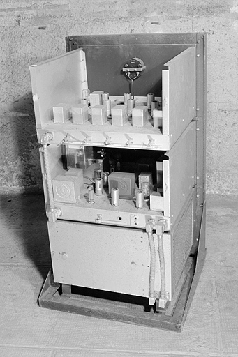 Horloge de l'Observatoire : face arrière. © Jérôme Mongreville / Région Bourgogne-Franche-Comté, Inventaire du patrimoine - 2003