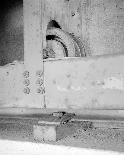 Détail du système de rotation de la coupole : galet. © Jérôme Mongreville / Région Bourgogne-Franche-Comté, Inventaire du patrimoine - 2003