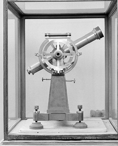 Profil, côté droit. © Yves Sancey / Région Bourgogne-Franche-Comté, Inventaire du patrimoine - 2003 Profil, côté droit. © Yves Sancey / Région Bourgogne-Franche-Comté, Inventaire du patrimoine - 2003