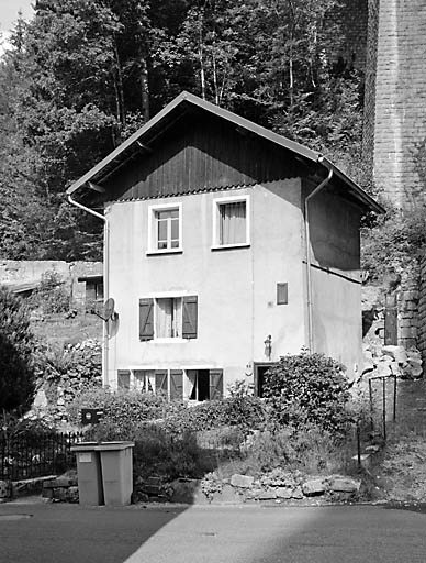 Elévations antérieure et latérale droite. © Yves Sancey / Région Bourgogne-Franche-Comté, Inventaire du patrimoine - 2003