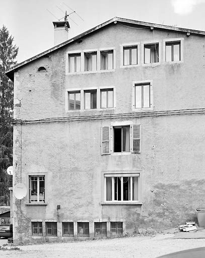 Ancienne usine d'horlogerie Bailly-Comte (80 rue de la République). © Yves Sancey / Région Bourgogne-Franche-Comté, Inventaire du patrimoine - 2003 Ancienne usine d'horlogerie Bailly-Comte (80 rue de la République). © Yves Sancey / Région Bourgogne-Franche-Comté, Inventaire du patrimoine - 2003