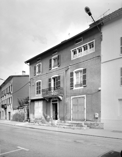 Façade antérieure, de trois quarts droite. © Yves Sancey / Région Bourgogne-Franche-Comté, Inventaire du patrimoine - 2003