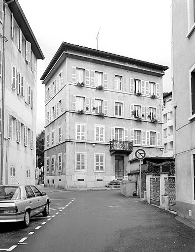 Elévation antérieure, de trois quarts gauche. © Yves Sancey / Région Bourgogne-Franche-Comté, Inventaire du patrimoine - 2003