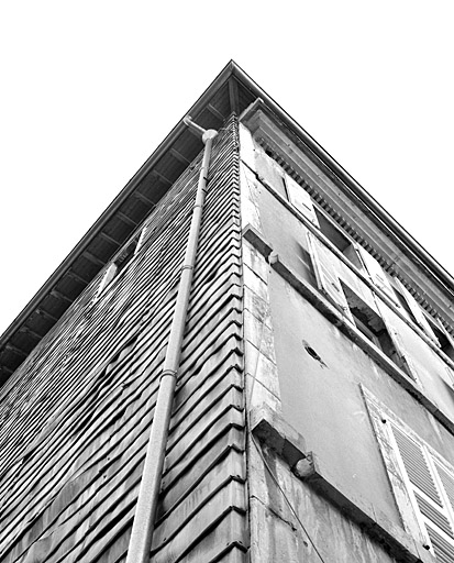 Angle des murs sud et est. © Yves Sancey / Région Bourgogne-Franche-Comté, Inventaire du patrimoine - 2003