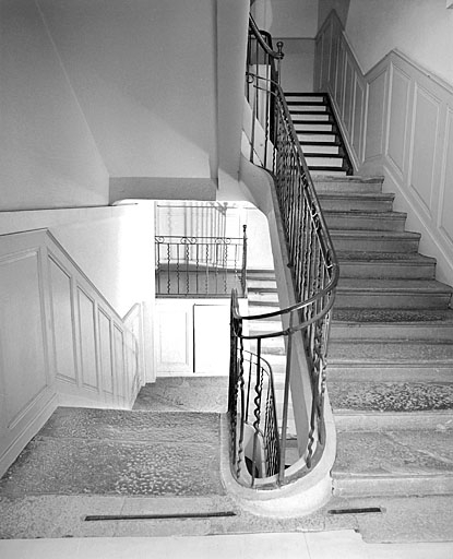 Escalier au deuxième étage. © Yves Sancey / Région Bourgogne-Franche-Comté, Inventaire du patrimoine - 2003