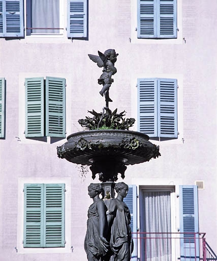 Vue d'ensemble de la vasque et de Cupidon. © Yves Sancey / Région Bourgogne-Franche-Comté, Inventaire du patrimoine - 2003