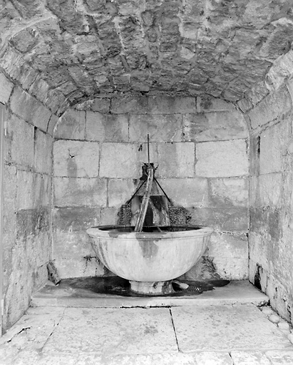 Fontaine. © Yves Sancey / Région Bourgogne-Franche-Comté, Inventaire du patrimoine - 2003