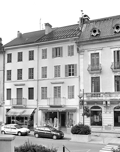 Elévation antérieure, de trois quarts droite. © Yves Sancey / Région Bourgogne-Franche-Comté, Inventaire du patrimoine - 2003