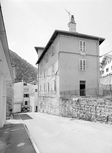Vue d'ensemble, depuis le haut de la rue Etienne Dolet (nord). © Yves Sancey / Région Bourgogne-Franche-Comté, Inventaire du patrimoine - 2003