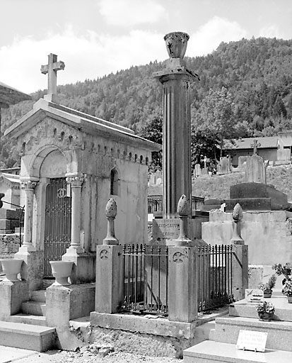 Vue de trois quarts droite. © Yves Sancey / Région Bourgogne-Franche-Comté, Inventaire du patrimoine - 2003
