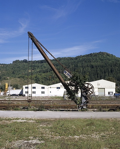 Vue d'ensemble de profil, depuis le sud-ouest. © Yves Sancey / Région Bourgogne-Franche-Comté, Inventaire du patrimoine - 2004