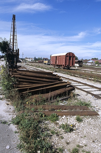 Grue, voies, wagon et traverses métalliques. © Yves Sancey / Région Bourgogne-Franche-Comté, Inventaire du patrimoine - 2004