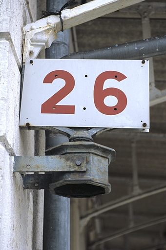 Panneau indiquant le point kilométrique (PK). © Yves Sancey / Région Bourgogne-Franche-Comté, Inventaire du patrimoine - 2004