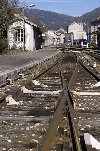 Appareil de la voie 2 (B), depuis la pointe de coeur au sud (côté La Cluse). © Yves Sancey / Région Bourgogne-Franche-Comté, Inventaire du patrimoine - 2004