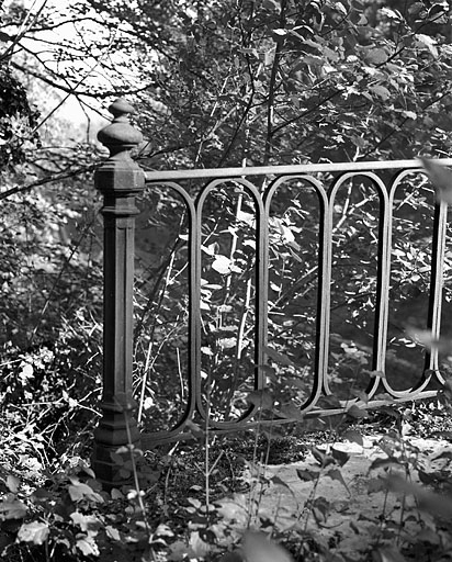 Garde-corps : détail d'un potelet. © Yves Sancey / Région Bourgogne-Franche-Comté, Inventaire du patrimoine - 2005