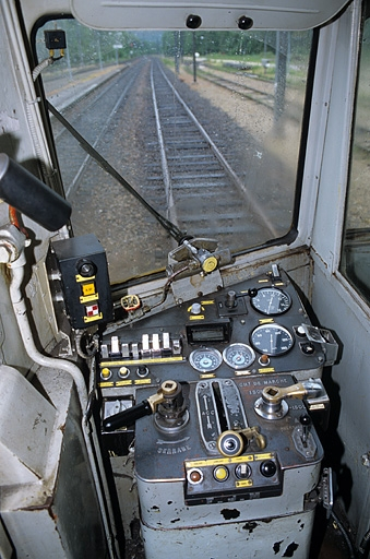 Intérieur, côté extrémité 2 : poste de conduite. © Yves Sancey / Région Bourgogne-Franche-Comté, Inventaire du patrimoine - 2005