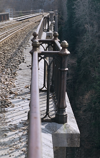 Refuges vus en enfilade. © Yves Sancey / Région Bourgogne-Franche-Comté, Inventaire du patrimoine - 2005