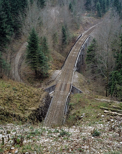 Vue d'ensemble plongeante, depuis la tête ouest du tunnel (côté Andelot-en-Montagne). © Yves Sancey / Région Bourgogne-Franche-Comté, Inventaire du patrimoine - 2005