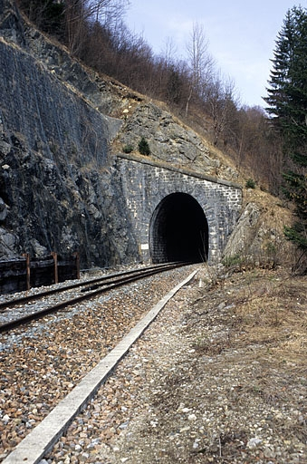Tunnel : tête sud-ouest (côté La Cluse). © Yves Sancey / Région Bourgogne-Franche-Comté, Inventaire du patrimoine - 2005