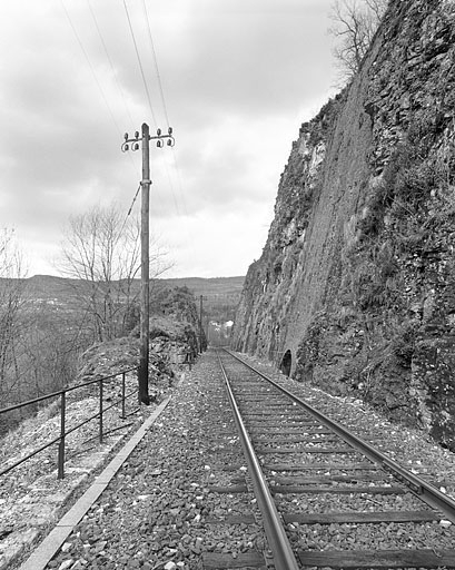 Descente d'eau du deuxième aqueduc, vue depuis le côté Andelot-en-Montagne (sud-est). © Yves Sancey / Région Bourgogne-Franche-Comté, Inventaire du patrimoine - 2005