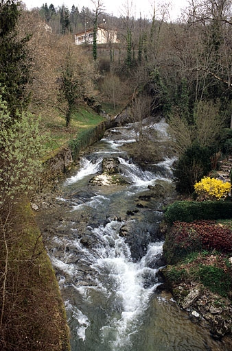 Pont sur le Lizon : le ruisseau, vu depuis l'aval. © Yves Sancey / Région Bourgogne-Franche-Comté, Inventaire du patrimoine - 2005