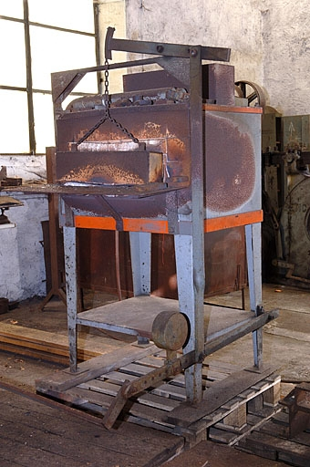 Vue de trois quarts d'un four à manomètre (lettre F sur le plan de localisation). © Jérôme Mongreville / Région Bourgogne-Franche-Comté, Inventaire du patrimoine - 2005 Vue de trois quarts d'un four à manomètre (lettre F sur le plan de localisation). © Jérôme Mongreville / Région Bourgogne-Franche-Comté, Inventaire du patrimoine - 2005