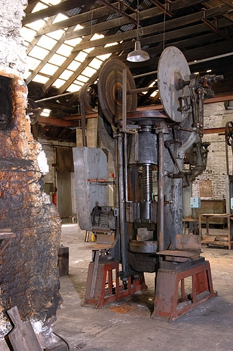 Vue de trois quarts d'une presse (C sur le plan de localisation). © Jérôme Mongreville / Région Bourgogne-Franche-Comté, Inventaire du patrimoine - 2005