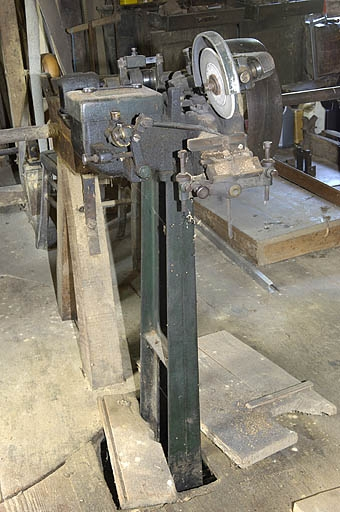 Premier étage. Tour à meuler. © Jérôme Mongreville / Région Bourgogne-Franche-Comté, Inventaire du patrimoine - 2005